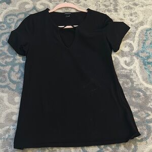 🌸 4/$40 🌸 Black Keyhole Top